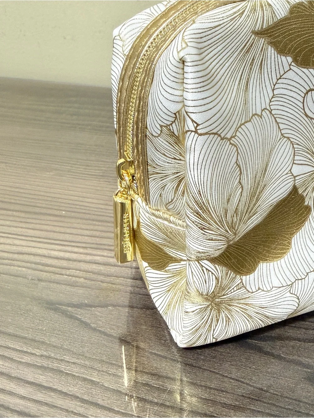 Estee Lauder Re-nutriv cosmetic bag